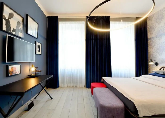 Chic And Modern In Hip Area *