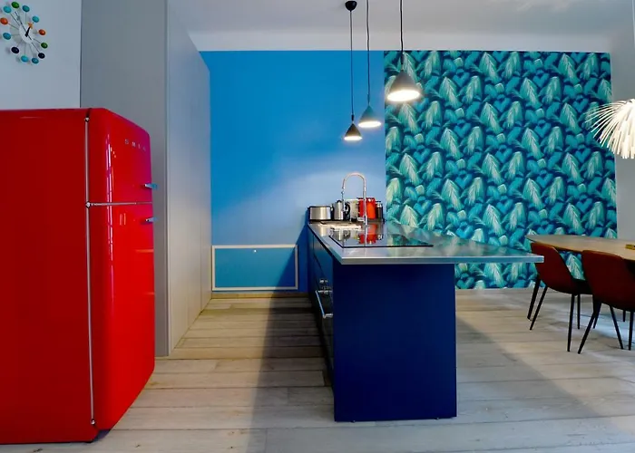 Chic And Modern In Hip Area *